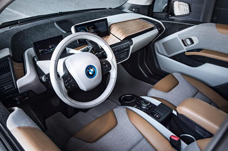 BMW i3 2014 года  (фото 135 из 240)